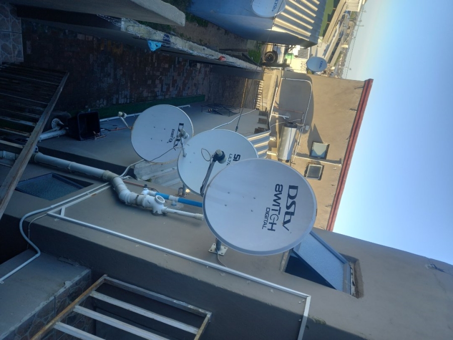 9 Bedroom Property for Sale in Wallacedene Western Cape